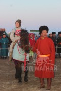 О.Мижиддорж хээр азарганы хамт