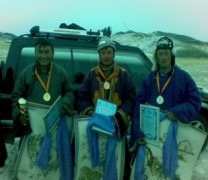 10 жилтэйгээ золгоод буй 