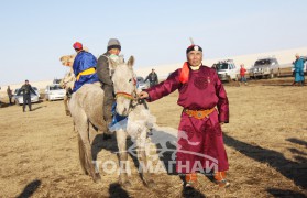 МУ-ын Алдарт уяач С.Гантөмөр: Аавынхаа өгсөн хавчиг азаргыг аймгийн наадамд түрүүлгэж байлаа